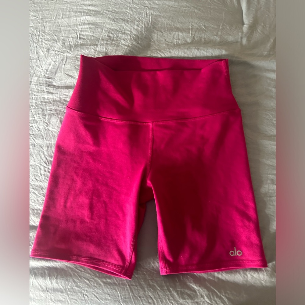 ALO YOGA BIKER SHORTS
